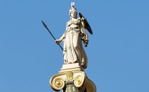 Dioses del mundo, fotografía de Atenea con su lanza y escudo